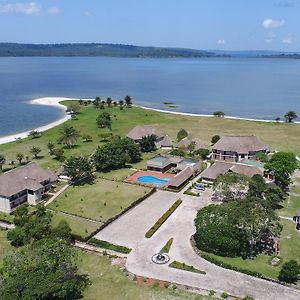 Victoria Forest Resort